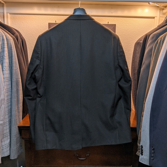 Jarmens Black Suit- Size 44R - Picture 2 of 9